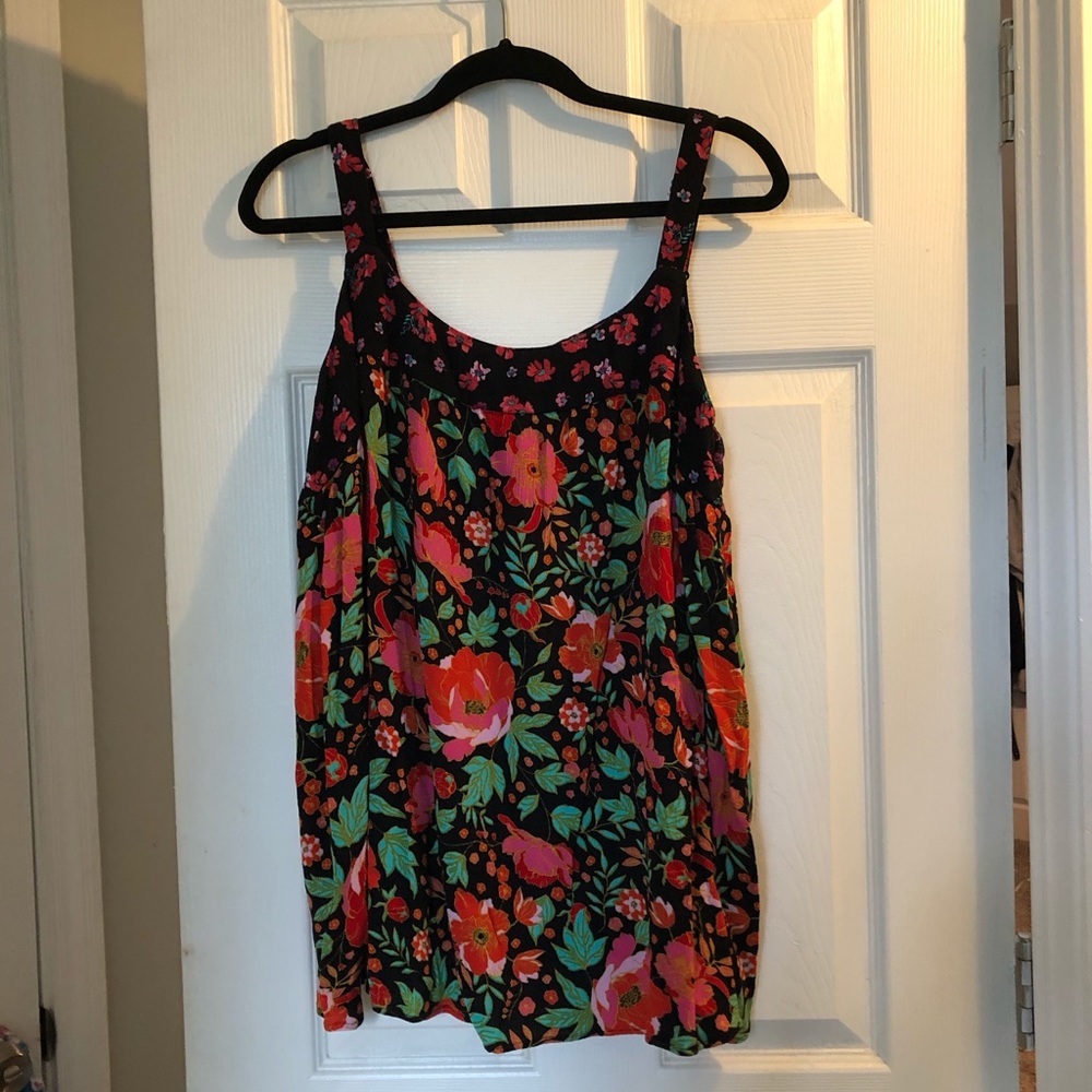 Cute flower print swing tank top. EUC size 20